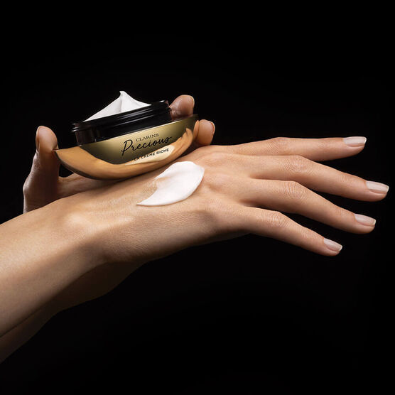 Creme Hidratante Facial Clarins Precious Rich Cream com Esp&aacute;tula